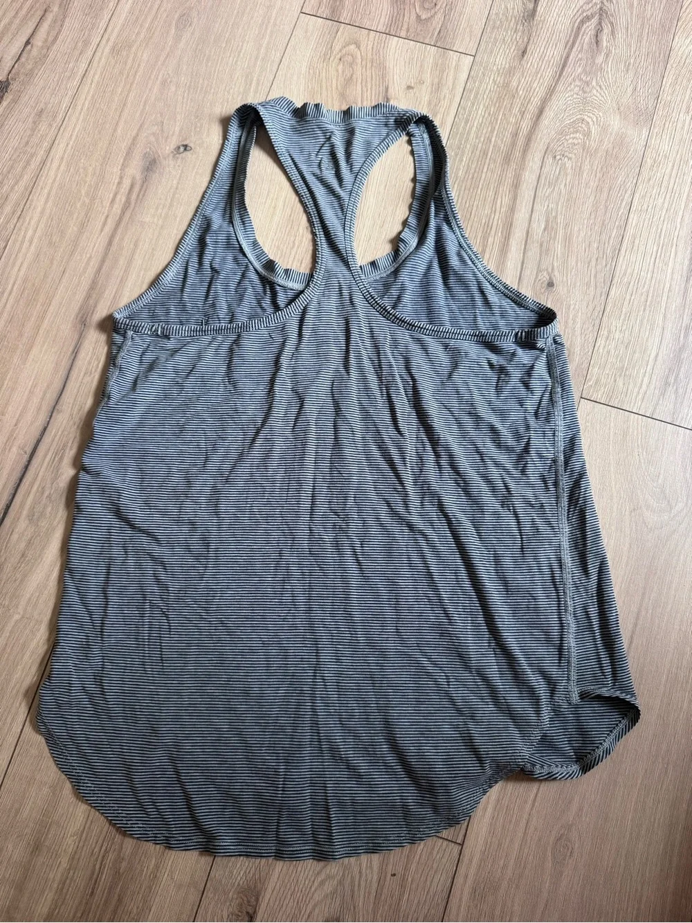 Bundle of 4 Medium Tops